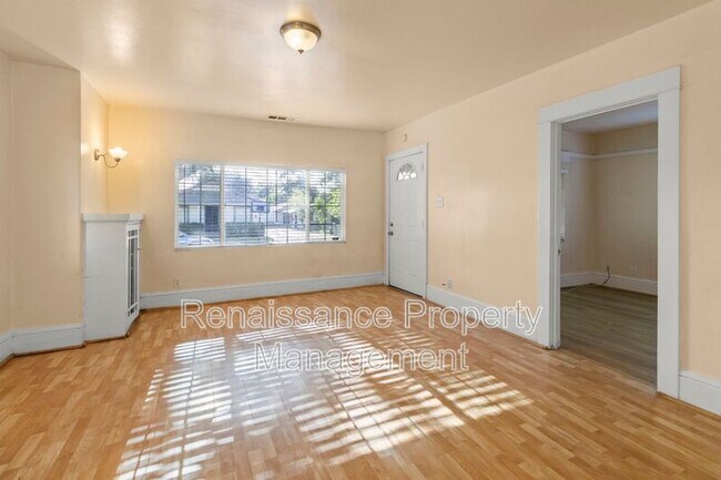 Building Photo - 1026 Windeler Ave