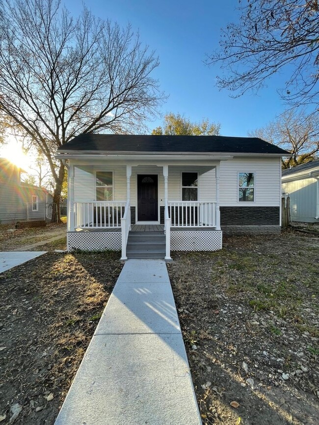 Primary Photo - 409 State St