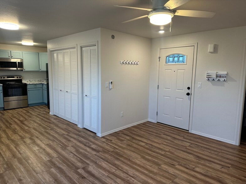 Building Photo - 309 Lithia Ave