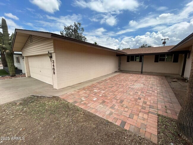 Building Photo - 3409 E Mountain View Rd