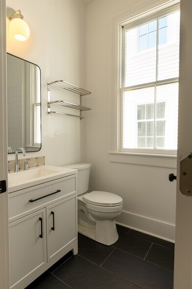 Building Photo - 82 Wentworth St