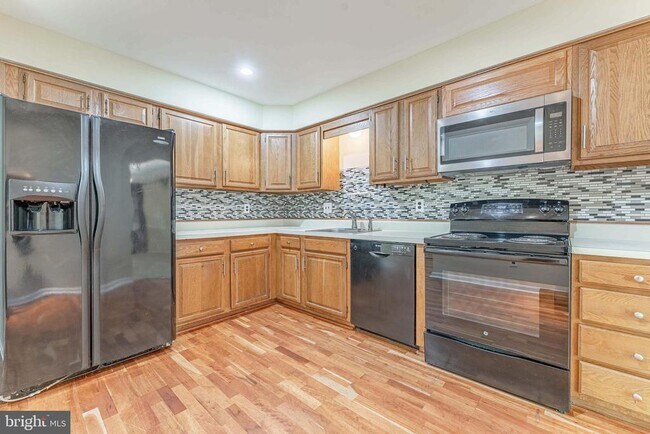 Building Photo - 11 Chateau Cir