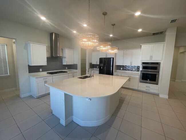 Building Photo - LAKE EMMA SOUND-1369 PATTERSON TER LAKE MA...