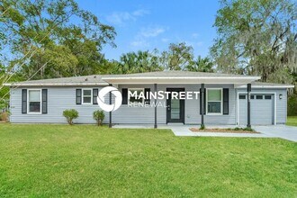 Building Photo - 4 Bedroom Pet-Friendly Home in Mount Dora, FL with Main Street Renewal