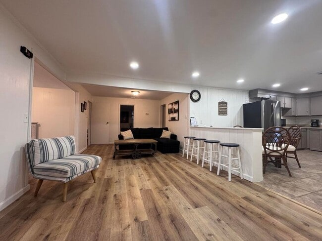 Building Photo - Charming 4 Bedroom in Port Orange