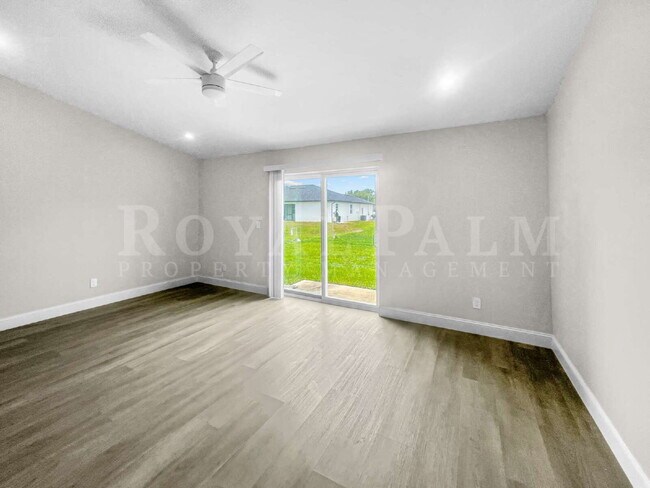 Building Photo - 4BR/2BA Home with High Ceilings, Garage & Large Kitchen Island