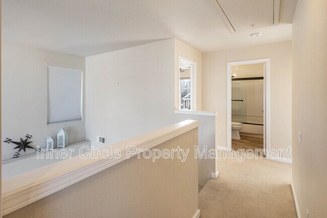 Building Photo - 342 Chaucer Dr