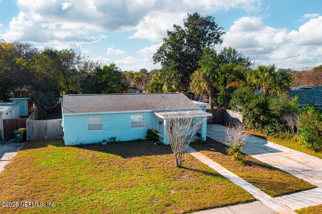 Building Photo - 1818 10th St N