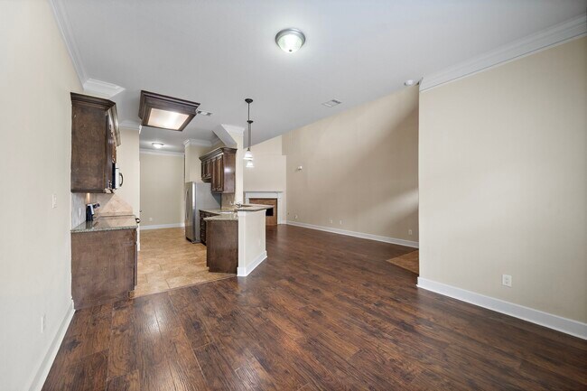 Building Photo - 2865 Westhollow Dr