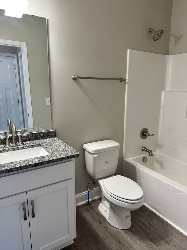 Building Photo - 2766 Cedrus Ave