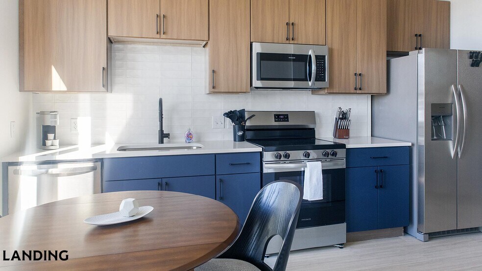 Building Photo - 1007 S Mint St