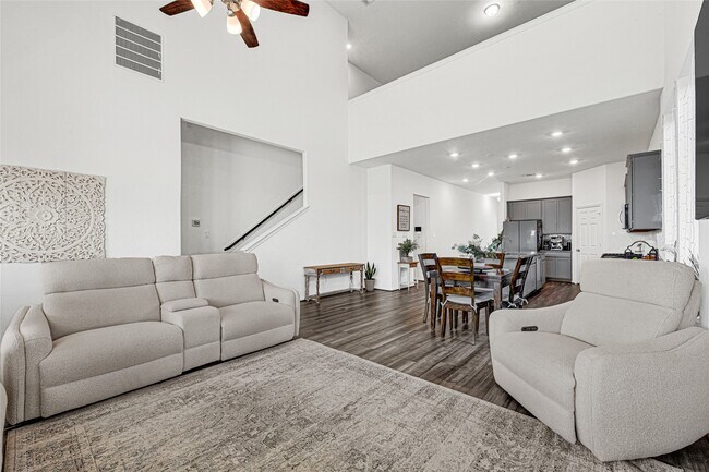 Building Photo - 13405 Emerald Mallard Dr