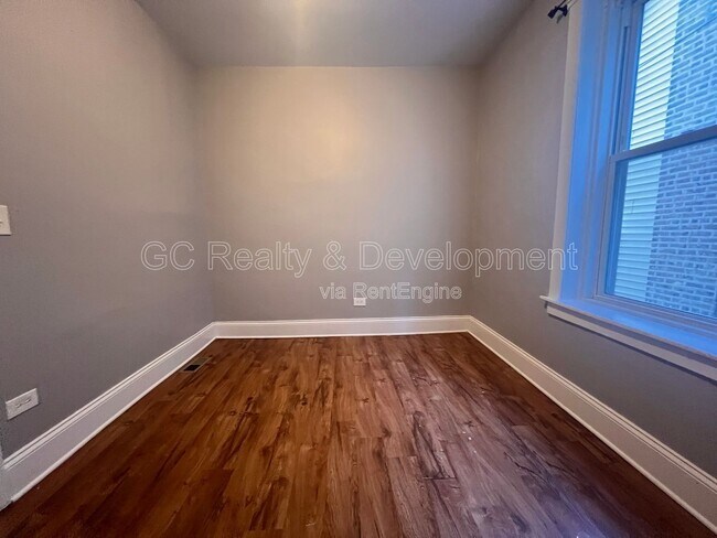 Building Photo - 4820 N Springfield Ave