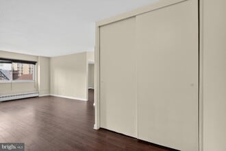 Building Photo - 2101 Chestnut St