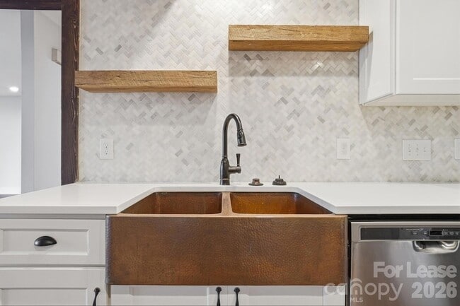 Building Photo - 7160 Winery Ln