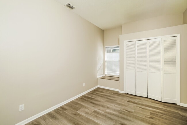 Building Photo - 10415 Copperwood Dr