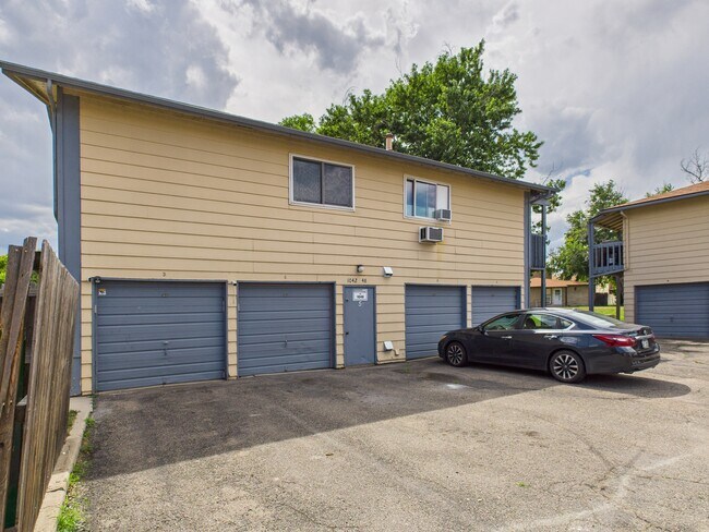 Building Photo - 1044 Coronado Pkwy S