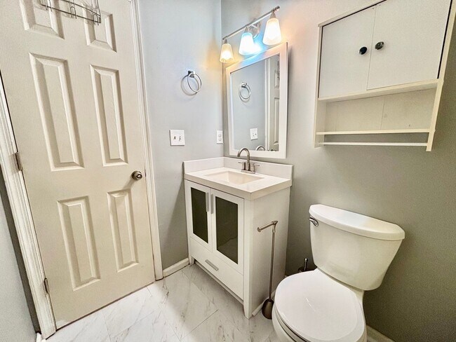 Building Photo - Gorgeous 3 Bedroom Home In Virginia Beach