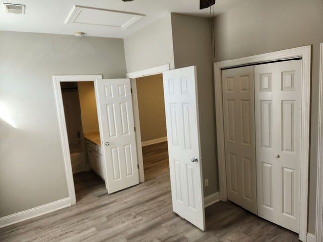 Building Photo - 70 Cassandra Ln