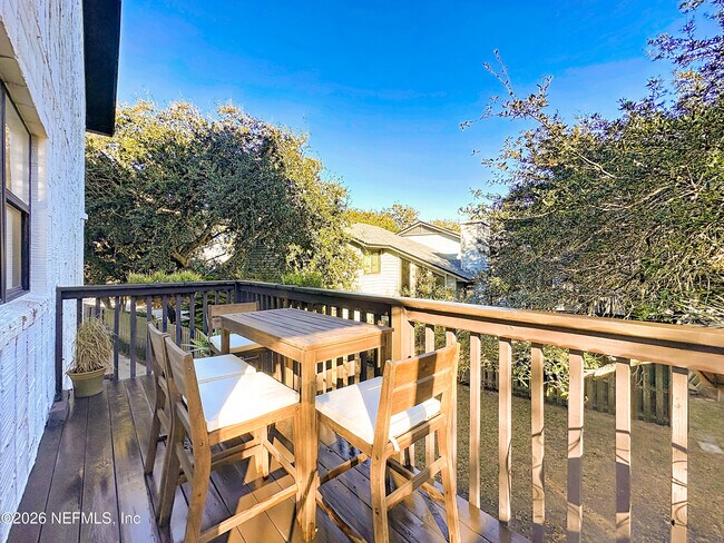 Building Photo - 2009 Seminole Rd