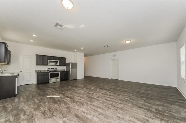 Building Photo - 214 Hidden Lk Lp