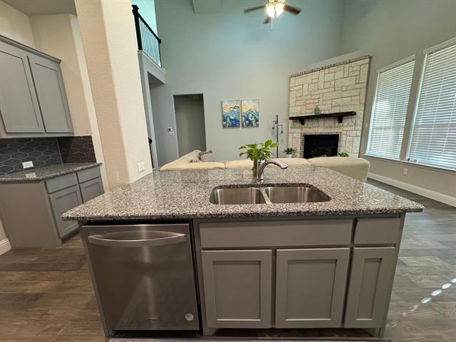 Building Photo - 1204 Sundrop Dr