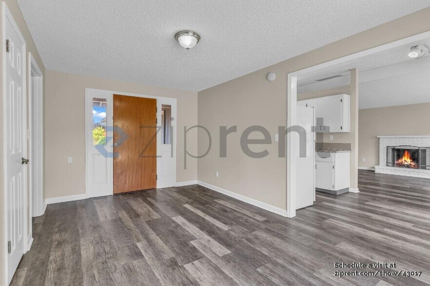 Building Photo - 12805 SW Washington St