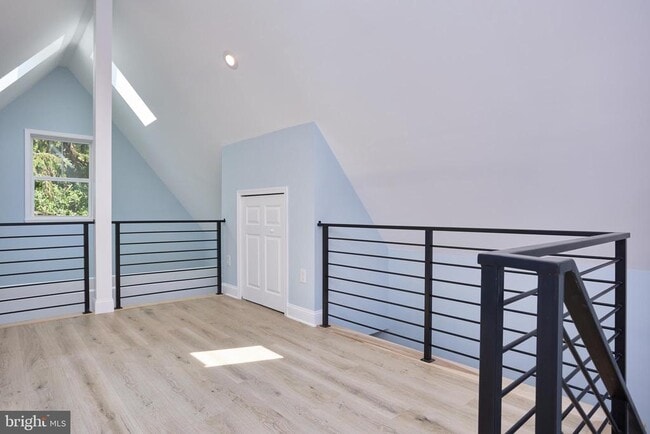 Building Photo - 2810 S Arlington Ridge Rd