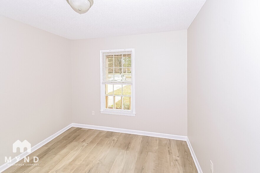 Building Photo - 7792 Lowrance Rd