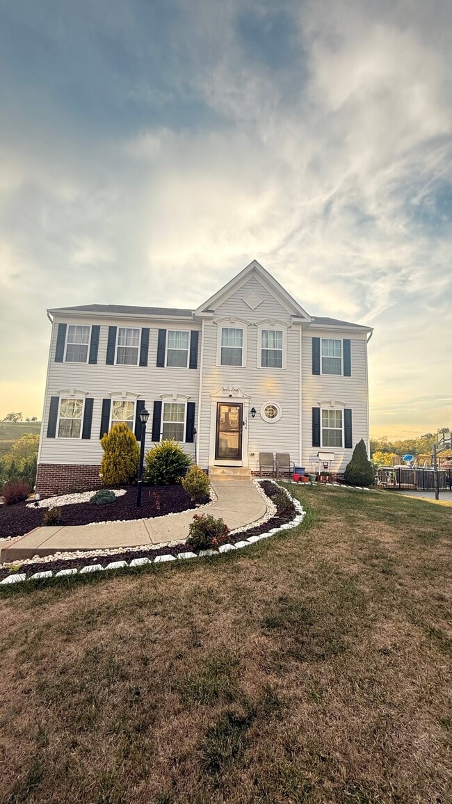 Building Photo - 1336 Sandstone Dr
