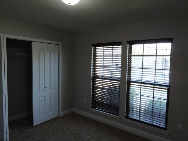 Building Photo - 4642 Hermosa Rd
