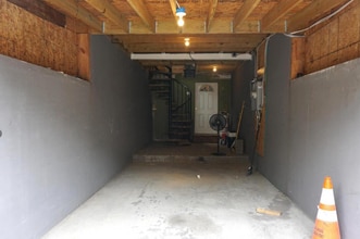 Building Photo - 1226 W Cross St