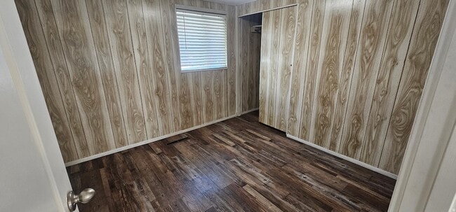 Building Photo - 545 S Carbon Ave