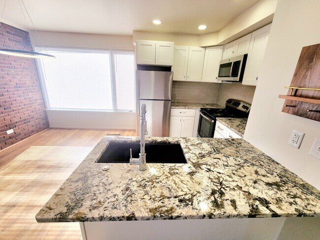 Building Photo - Drummond Flats