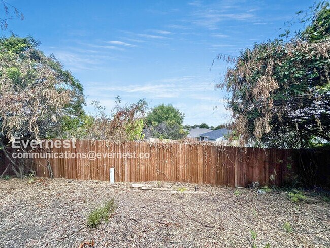 Building Photo - 10908 Deauville Cir S