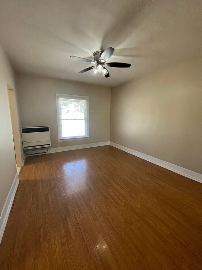 Interior Photo - 245