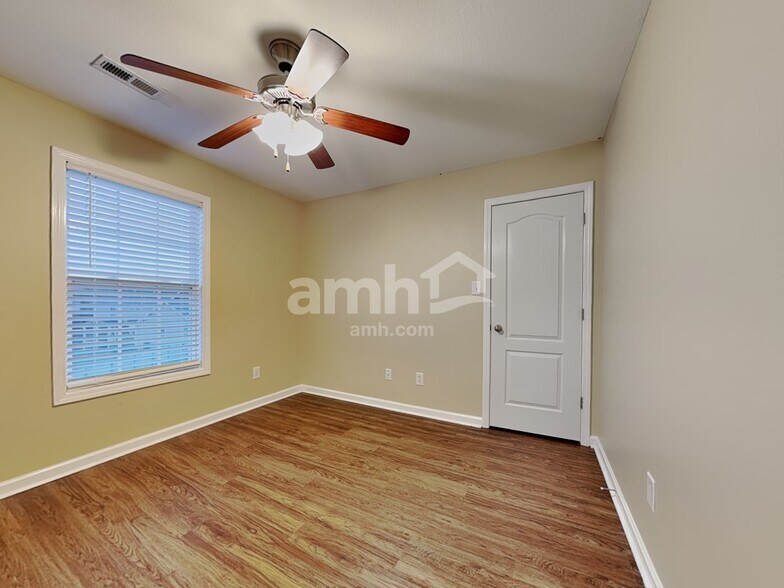 Building Photo - 5523 Golden Gate Rd