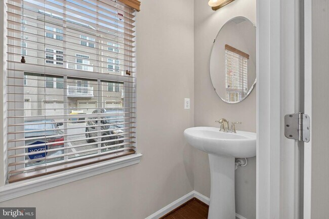 Building Photo - 1303 Cheswick Ln