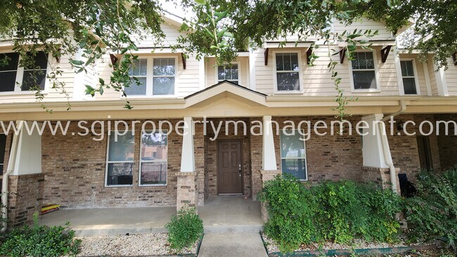 Primary Photo - 678 S Charles St