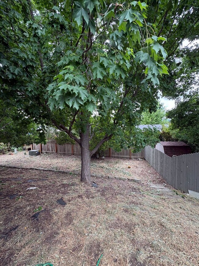 Building Photo - 2050 Campus Dr