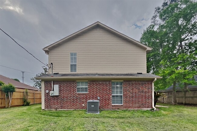 Building Photo - 1514 Chestnut Ln