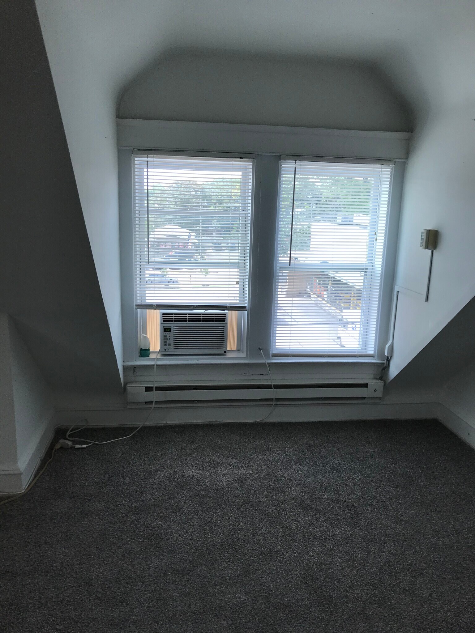 Building Photo - 104 Gayley St