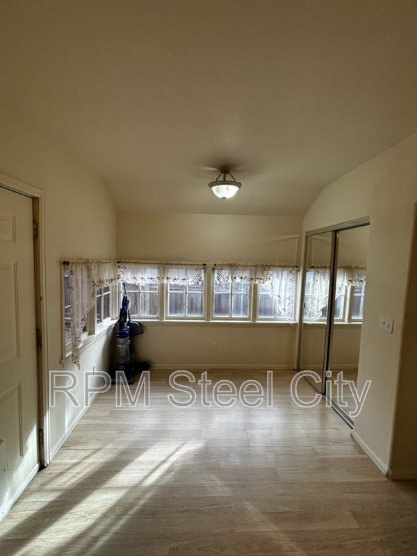 Building Photo - 1210 N Elizabeth St