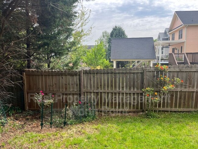 Building Photo - 1357 Eubanks Ave