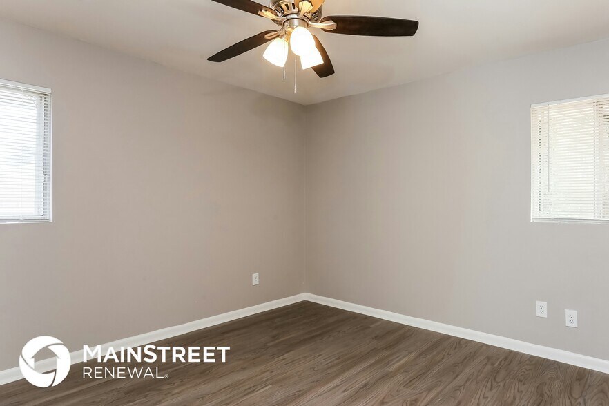 Building Photo - 2858 Spruce Point Rd