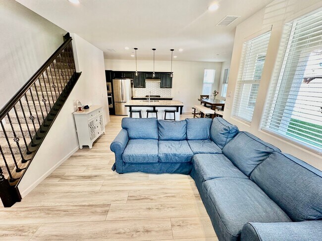Building Photo - Newly Built 3/2.5 Bonadelle Home in Riverstone Community