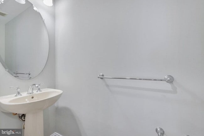 Building Photo - 4238 Chariot Way