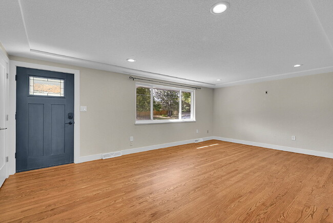 Building Photo - $3,195.00, 4 bed, 3 bath located in Arvada.