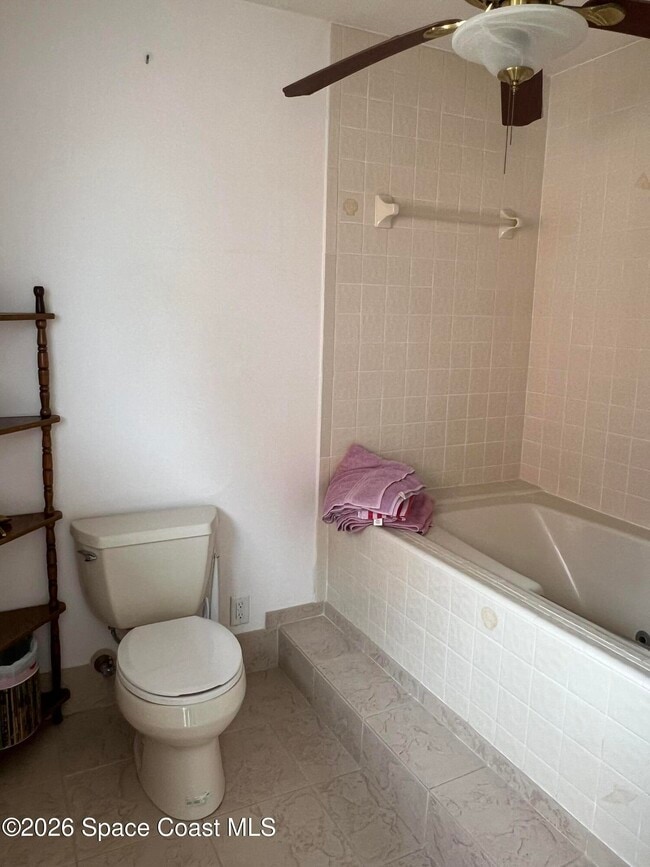 Building Photo - 8154 Ridgewood Ave