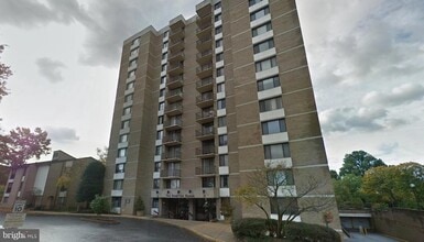 Building Photo - 4 Monroe St